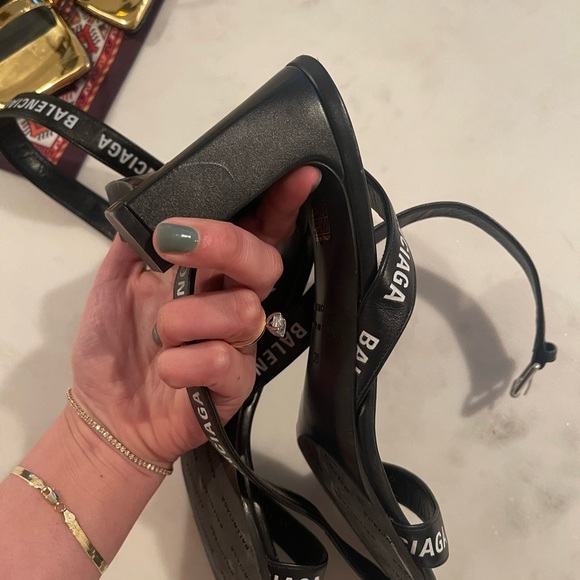 NEVER WORN Balenciaga Logo Block Heel Sandals Black size 39 / 9 - Picture 11 of 15